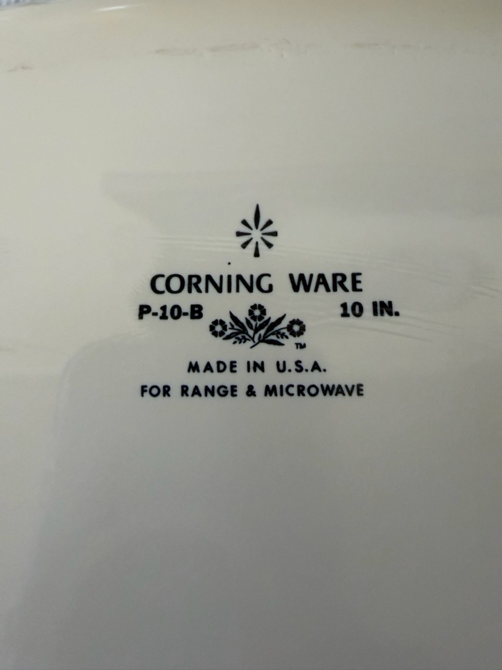 Corningware Baking Dish with Lid - Picture 6 of 7